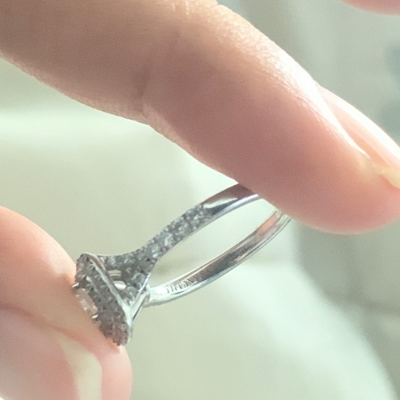 ❌SOLD❌Tiffany diamond ring size 4.0 - Picture 4 of 8